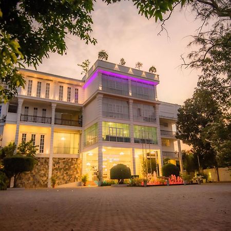 Royal Reach Udawalawe Hotel Ngoại thất bức ảnh