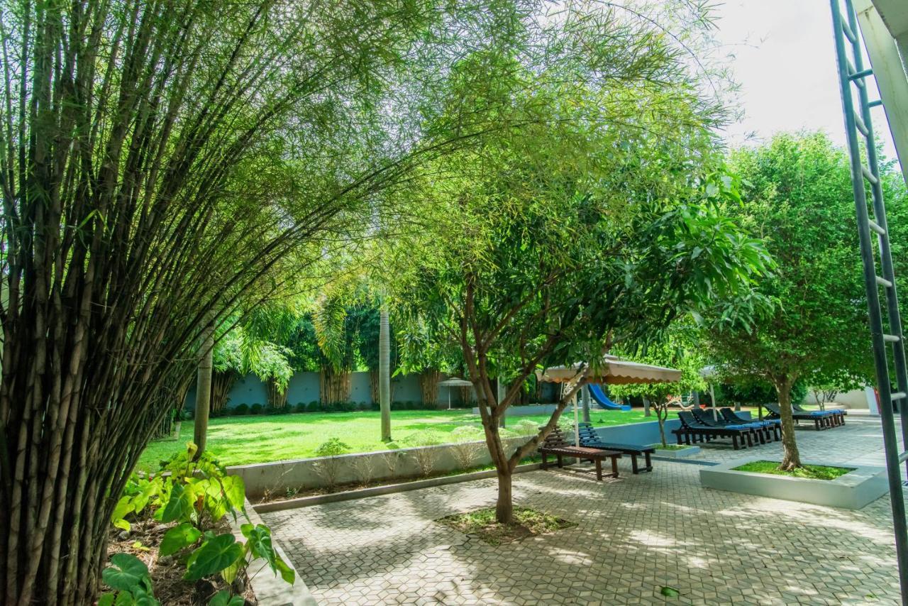 Royal Reach Udawalawe Hotel Ngoại thất bức ảnh