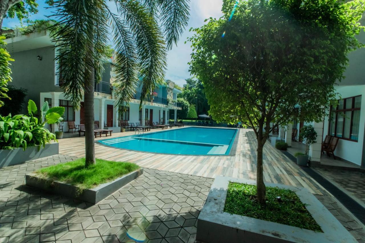Royal Reach Udawalawe Hotel Ngoại thất bức ảnh