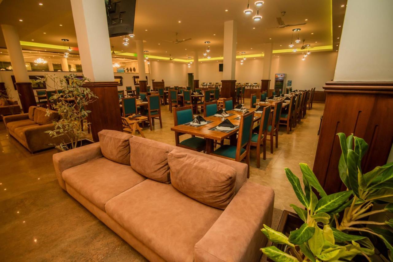 Royal Reach Udawalawe Hotel Ngoại thất bức ảnh